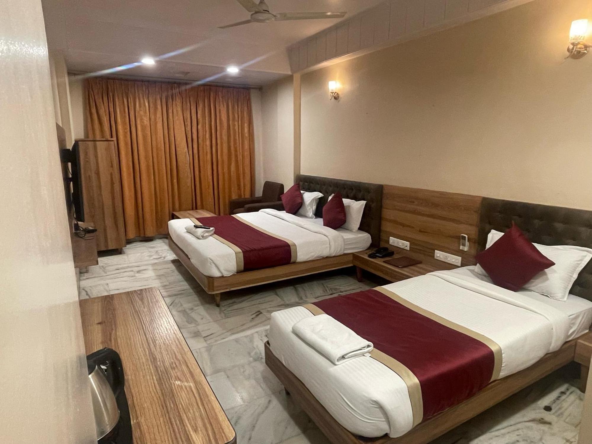 Hotel Vrandavan Nagpur Exterior foto